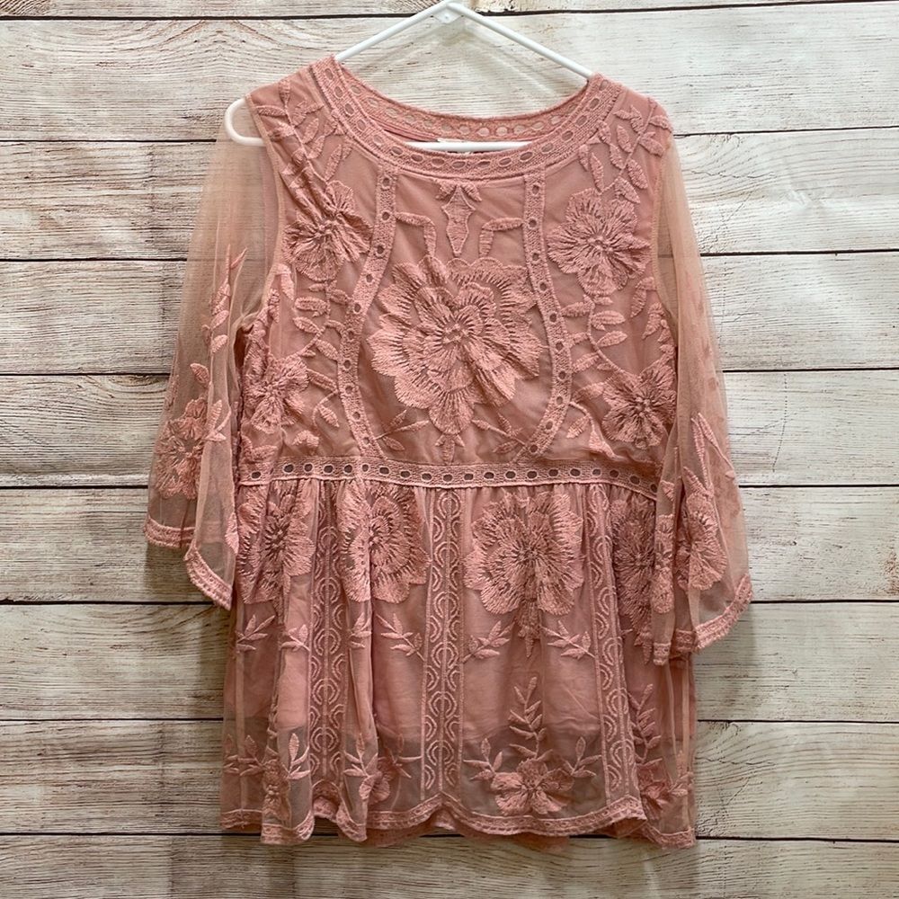 ENTRO CHANGE OF HEART‎ EMBROIDERED LACE TOP IN BLUSH